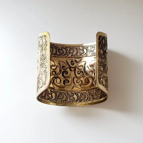 Estruscan Goddess Style Cuff Bangle Bracelet Rustic Gold tone & Black Textured - Picture 9 of 11